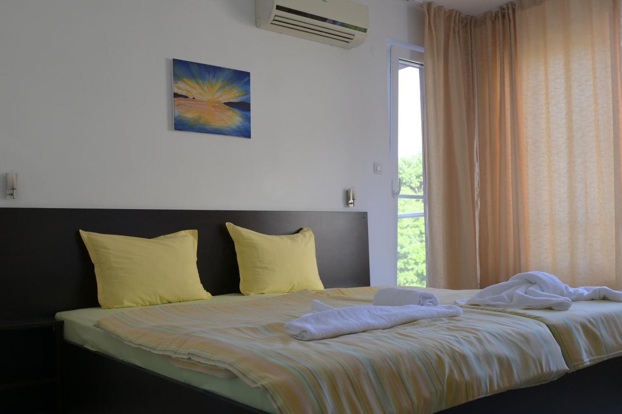 Hotel Paradise Lozenets Bagian luar foto